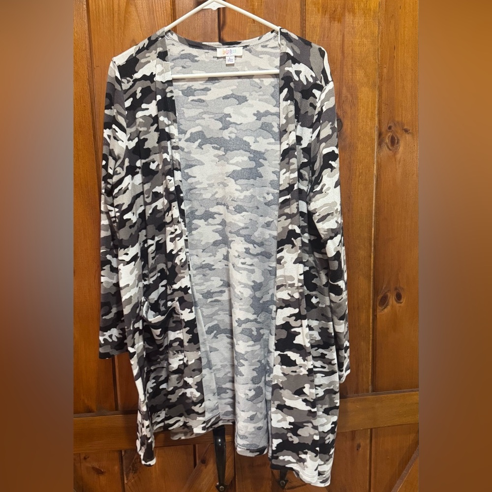 LuLaRoe Multicolor Logo Tag